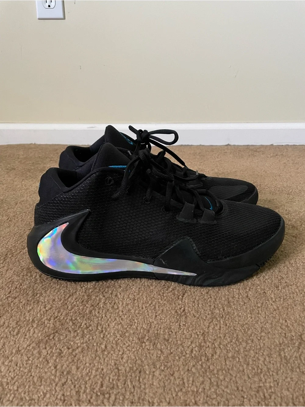 Nike Zoom Freak 1 Giannis “Iridescent” Basketball Shoes Mens Sz 10 (BQ5422-004)